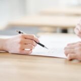 依頼した不動産業者から連絡がない。