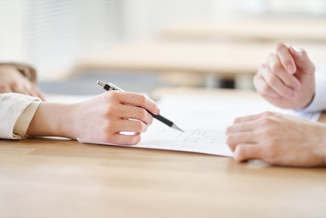 依頼した不動産業者から連絡がない。