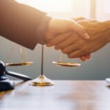 競売にかけられた家を買い戻す方法とは？競売にかけられる理由や流れを解説