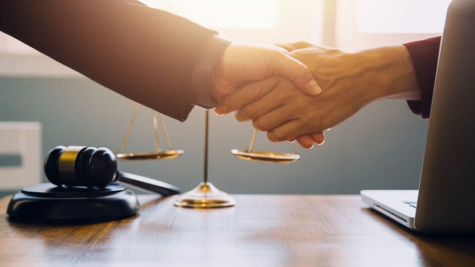 競売にかけられた家を買い戻す方法とは？競売にかけられる理由や流れを解説