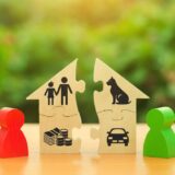 住宅ローンの名義は夫のままで夫が家を出て妻と子が住み続けるケースとは