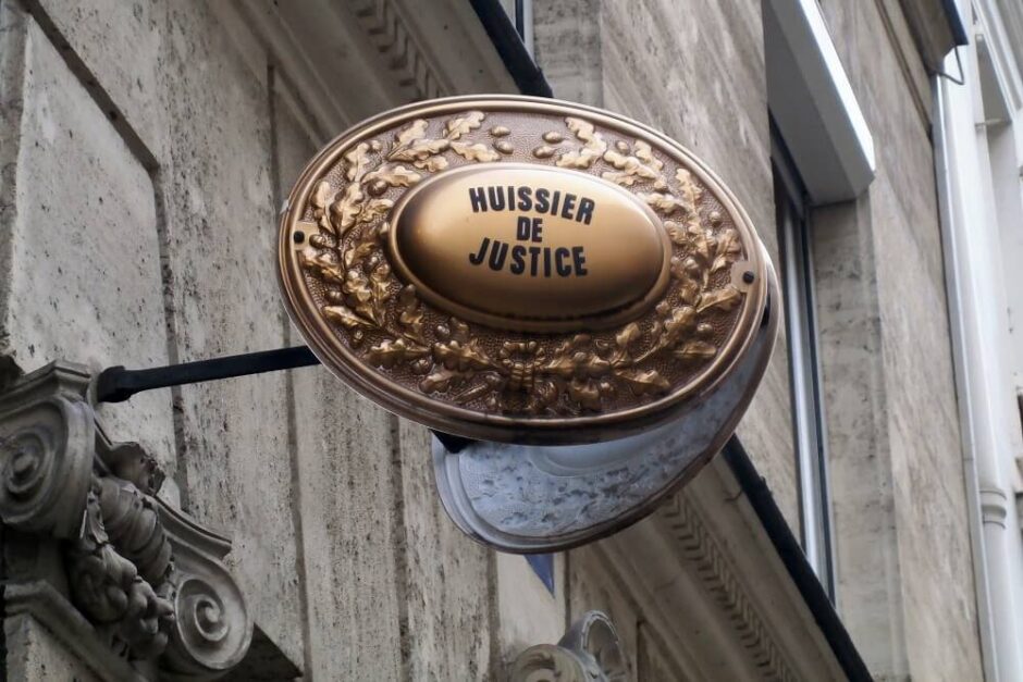 執行官とは？裁判所から執行官が来たら危険？